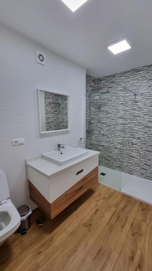 Piso Céntrico reformado / Apartment in the center Nerja Esterno foto
